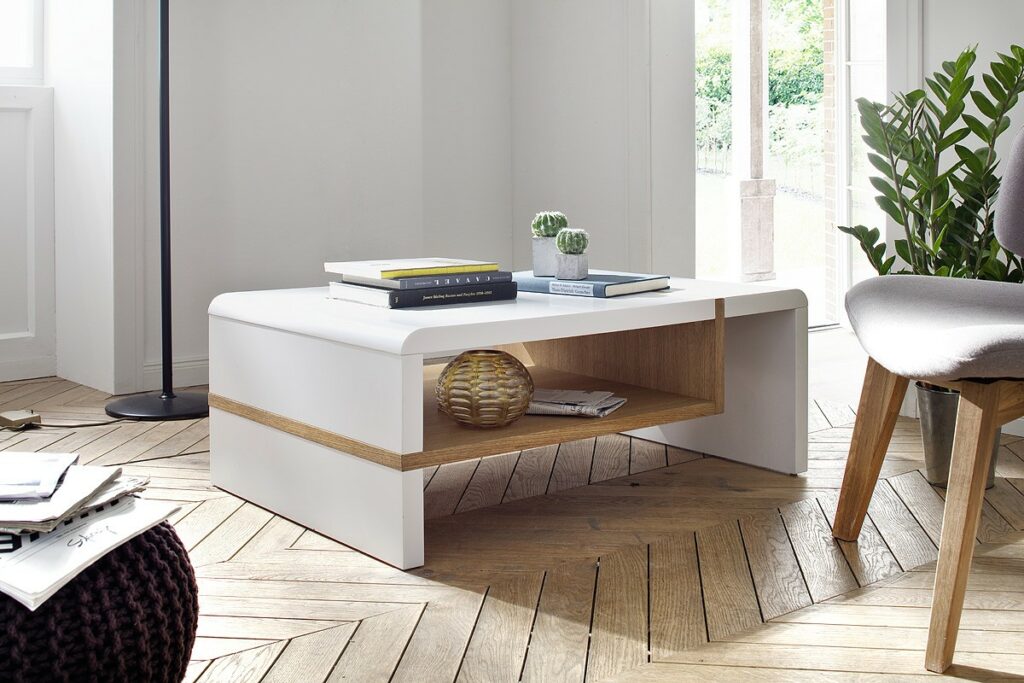 Robela – coffee table with oak and lacquer finish