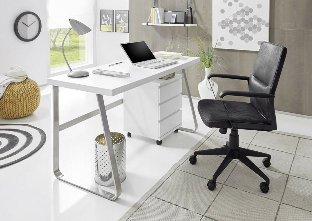Lukas II office desk in matt white lacquer with steel legs