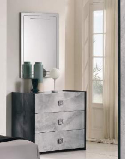 Louis 121cm High gloss Chest of Drawers